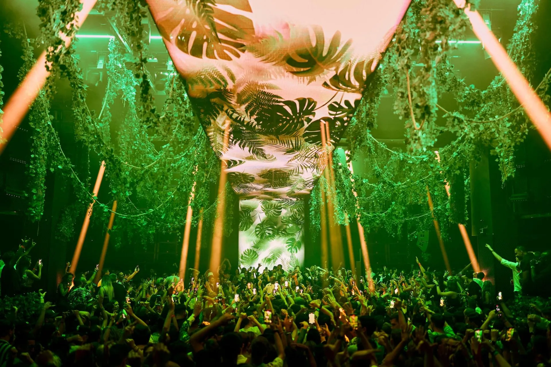 Top 10 clubs worldwide according to DJ Mag