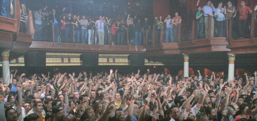 What Clubbing in the 90s Was Really Like, According to the People Who Were There