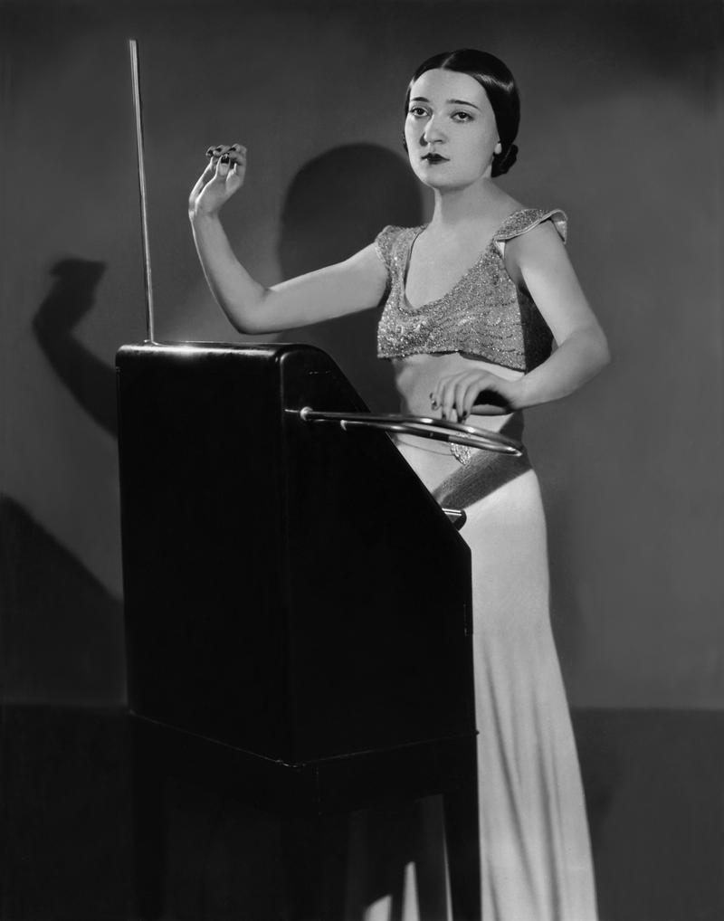 Clara Rockmore, one of the women who pioneered electronic music, playing the theremin