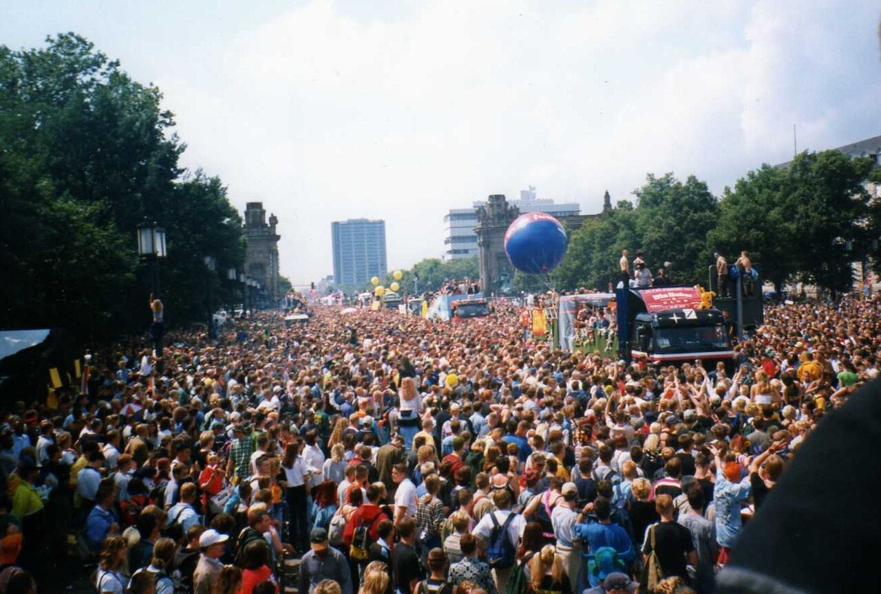 Crowds at the Love Parade in Berlin in 1998