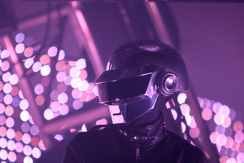 Thomas Bangalter of Daft Punk DJing without his helmet in 2006