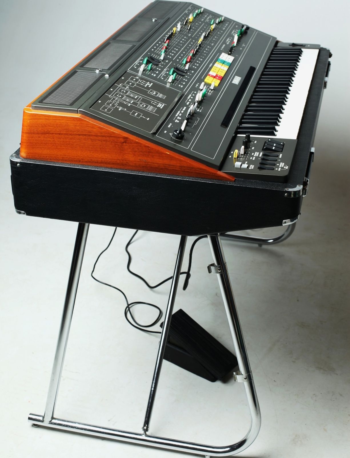 Detail of the Yamaha CS-80 sold on Reverb for $534,000