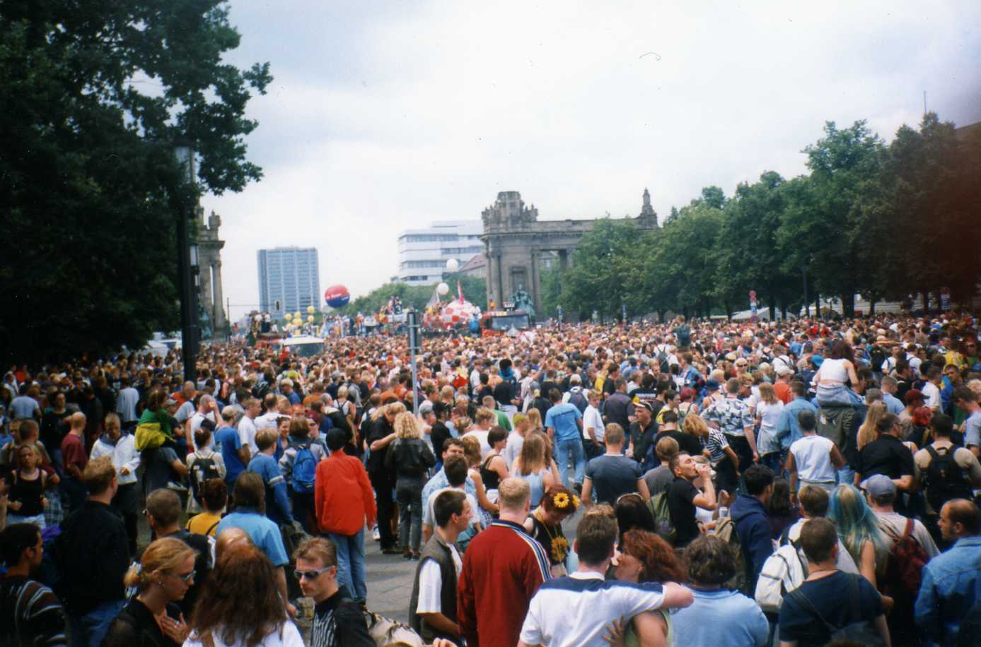 Love Parade 1998 crowd filling the avenue in Berlin
