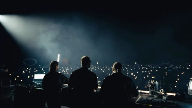 Swedish House Mafia closing Head Trip festival with Happiness Is So Sad