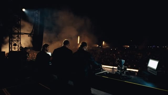 Swedish House Mafia perform Heaven Takes You Home at Head Trip